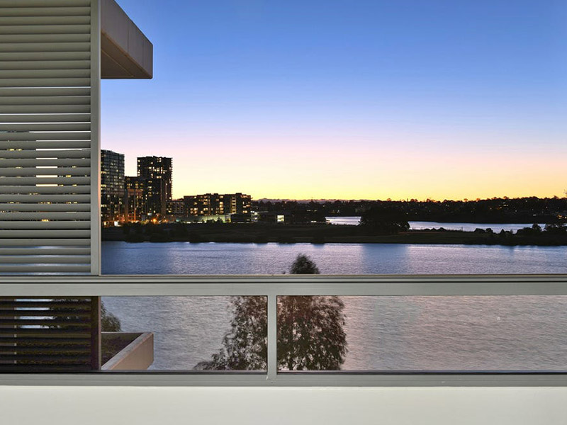 Buyers Agent Purchase in Rhodes, Sydney - Terrace with Lake View (Night View)