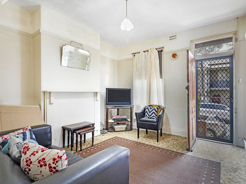 Home Buyer in Harris St, Balmain, Sydney - Living Room