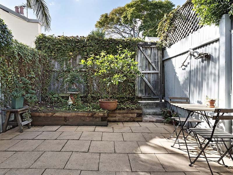 inner city home buyers-courtyard