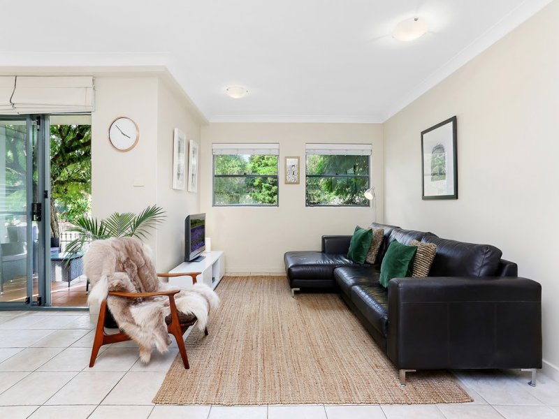 leichhardt investment property-living room