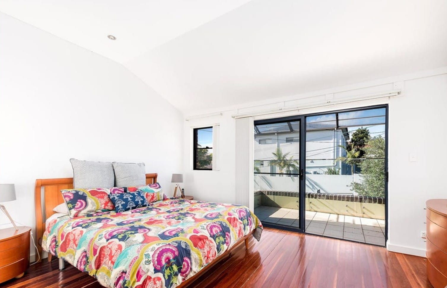 st stone earlwood-bedroom